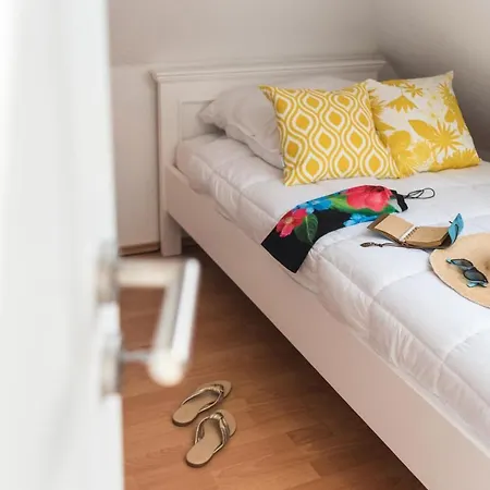 Raemel Haus _sterntaucher_ *